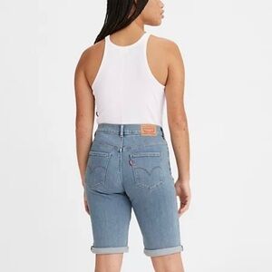 Levi’s Classic Bermuda Blue Denim Jean Shorts With Stretch Size 31
